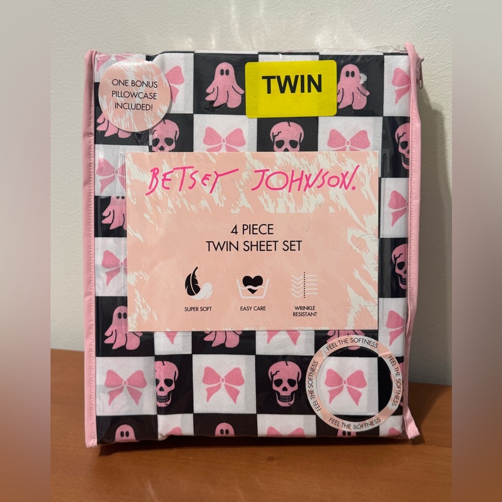 Betsey Johnson Halloween Ghost Bows Twin Sheet Set